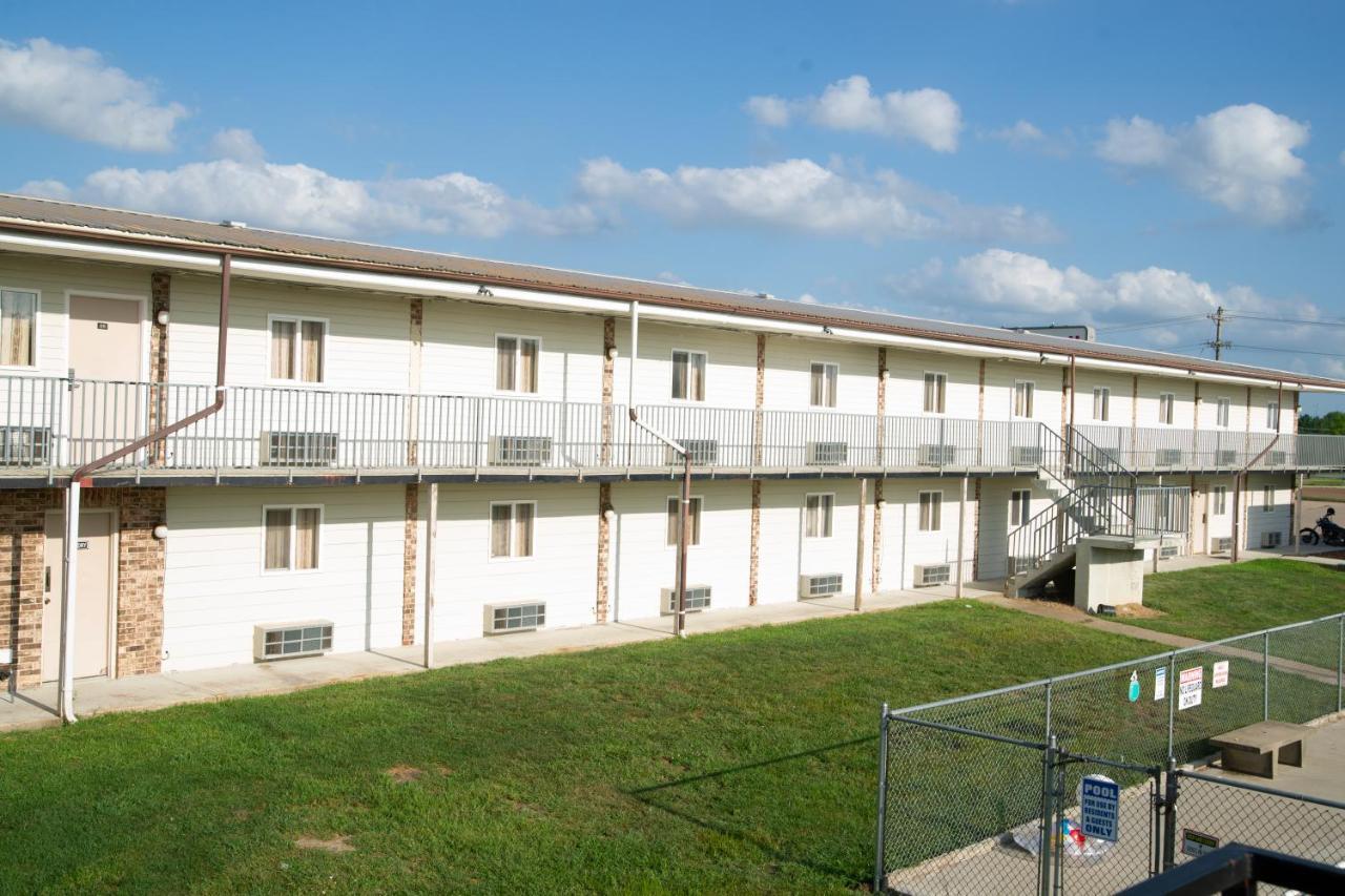 Marshall Lodge By Oyo Hwy 65 Exterior photo